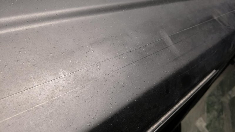 北京BJ40 车顶过地下停车场的时候被通风管道刮的，怎么修复啊，不管不处理可以吗？?