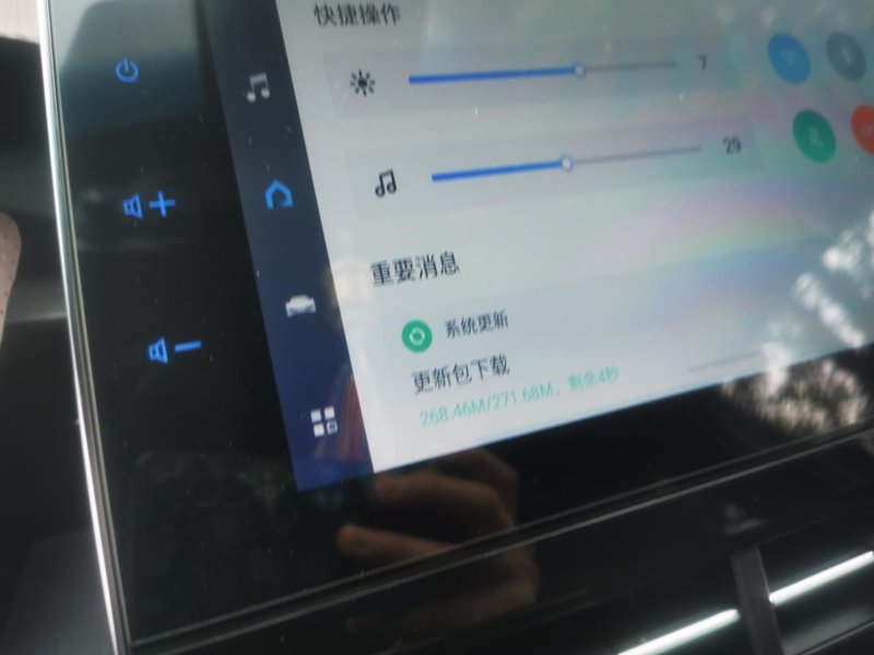 丰田亚洲龙 最近的小龙弹出了一个可以升级车机的消息框，点开细看是从39的版本升级到40的版本，还有界面优化，心