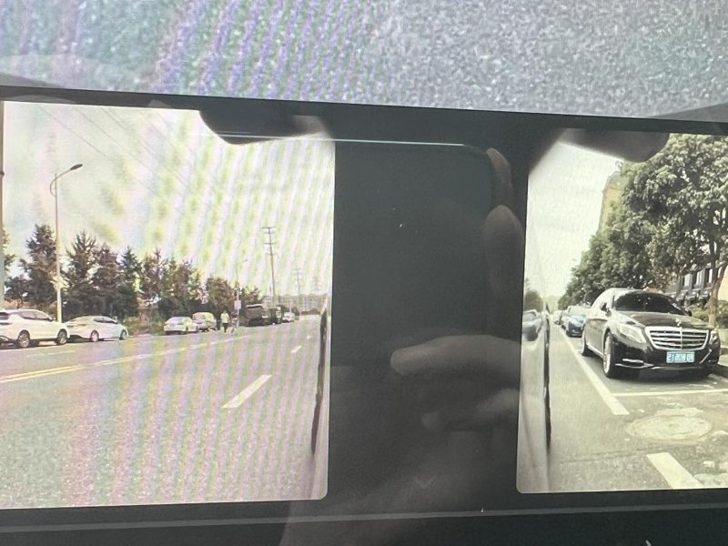 特斯拉Model Y 有没有和我一样，左边摄像头是歪的，车身只显示这么点，右边的车身显示正常，这个要怎么解决