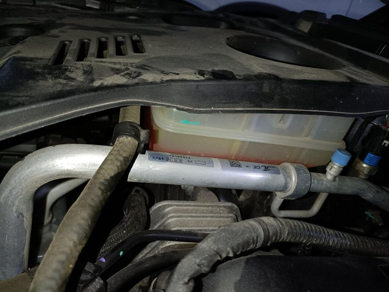 奇瑞艾瑞泽5 PLUS   快两年的车  防冻液剩这么点  对劲吗  一万五千公里 总觉得是漏了[捂脸]