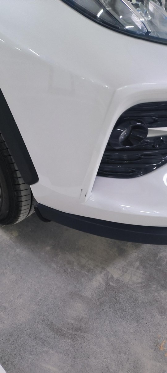 丰田威兰达 右轮胎保险杠剐蹭，需要补漆吗，大概需要多少钱