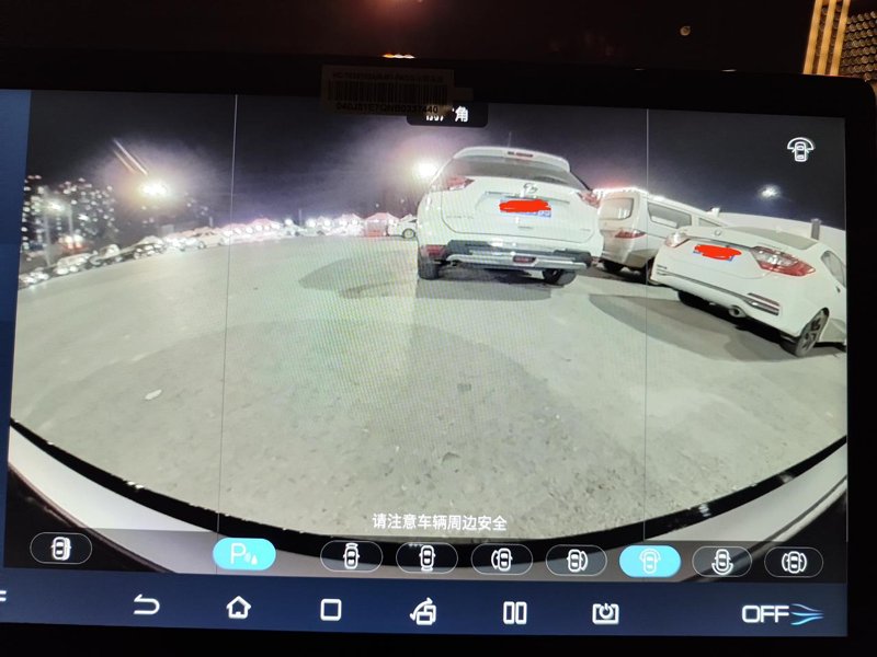 比亚迪宋Pro DM-i 打开前180影像和后180影像，屏幕上有两条黑线，你们碰见过这情况吗，才提的车。