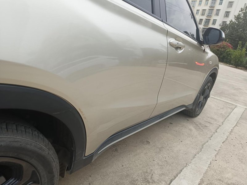 本田XR-V 后车门轻微擦了一下，需要重新做漆吗？大概多少钱？