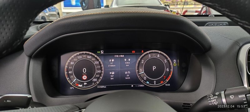 捷豹XEL 有没有24款新车主，的空调调节旋钮转起来是咔哒咔哒干脆的手感，还是比较圆润的手感，总这个圆润的手感