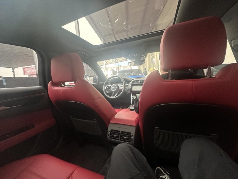 捷豹XEL 我这个是2021款的二手车，内饰是红色的到底是哪款啊