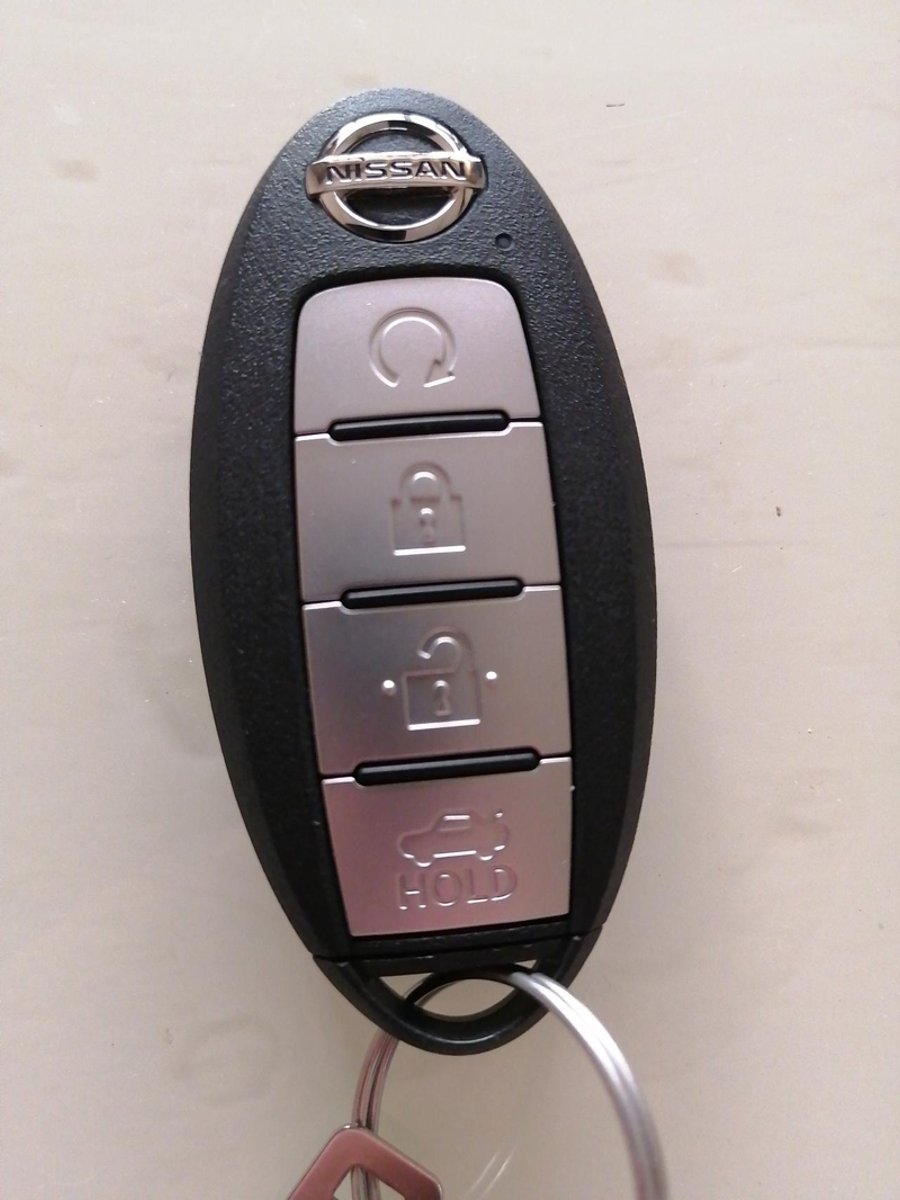 2022款14代轩逸悦享版用车钥匙可以远程启动吗，车钥匙?有个点火标志的按键，在车外试过了没法启动，在车里偶尔有一两次可