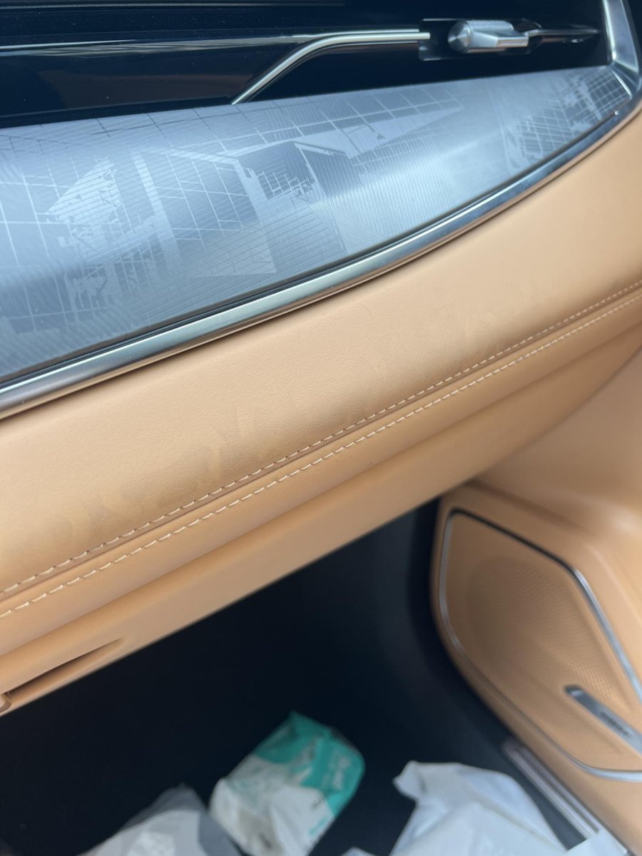 领克09 EM-P 棕色内容的车主，内饰脏了用什么清理好，害怕刮坏[捂脸]座椅也很容易脏，是怎么处理的[祈祷]
