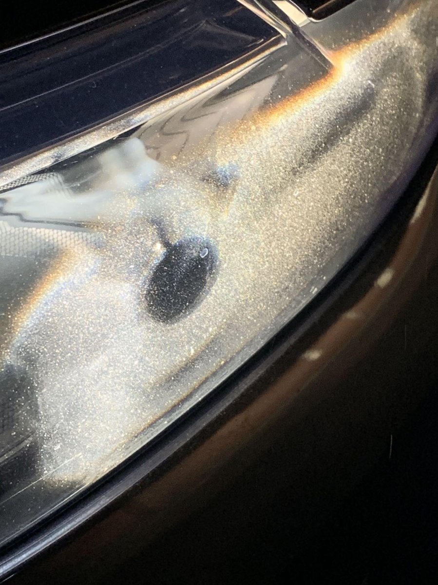 雪佛兰迈锐宝XL 21款的车灯灯罩内部很脏，你们的也是这样吗？有办法解决吗？求教