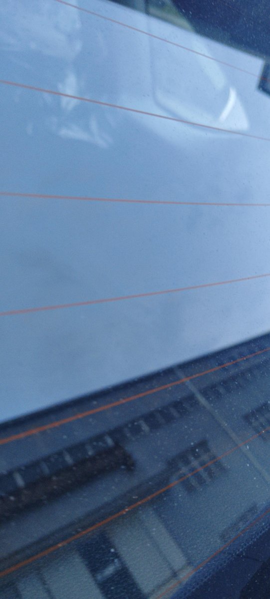 哈弗M6 后车窗的这个黄色条纹是干啥的 加热的么？
