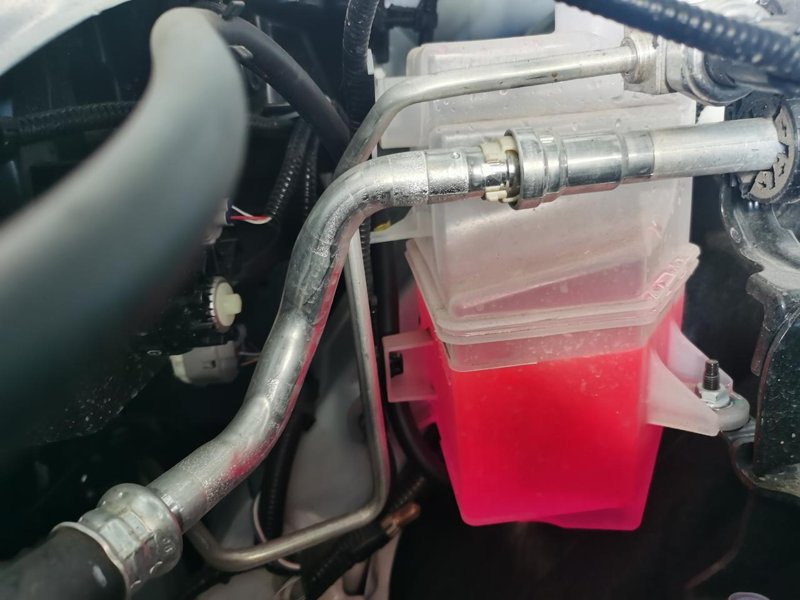 丰田RAV4荣放 23年7月车 跑8000公里 防冻液减少 去店里说没事 不可能烧防冻液 可确实减少了 大