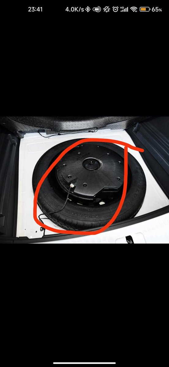 红旗HS5 问下车友，这个备胎上面有个圆盘还带根线是干啥的啊？[惊呆]