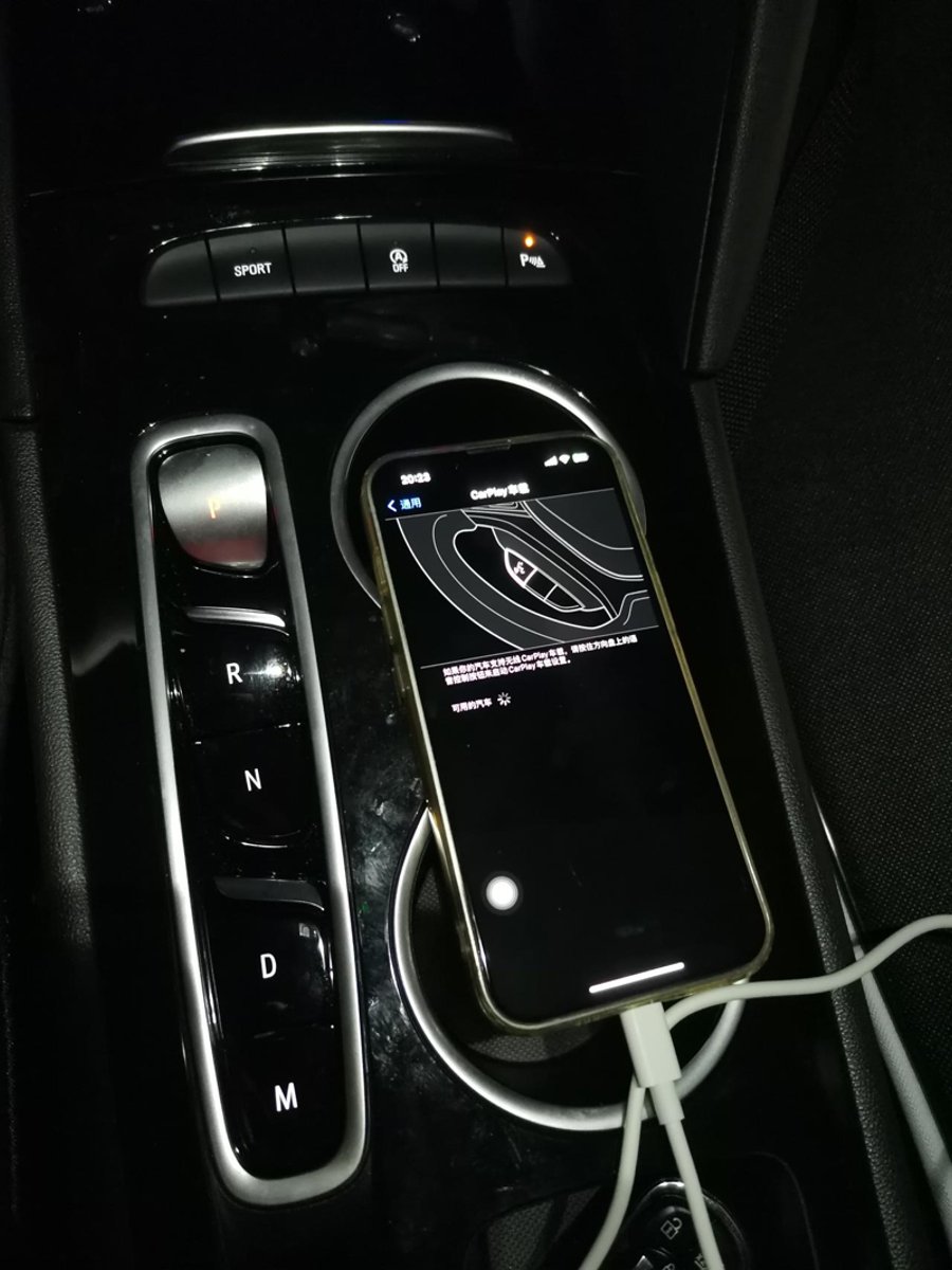 24款君威，1.5t，车载carplay连接不上 网上买了USB带三个接头的数据线，手机蓝牙和车子也连接好了，能将