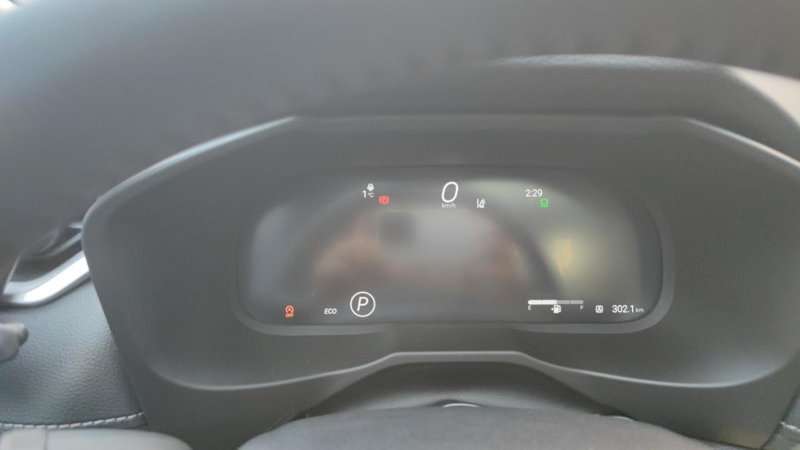 丰田RAV4荣放 ， 23款荣放 行驶途中仪表板中间不显示信息（按左右方向键，切换仪表盘样式都没有反应