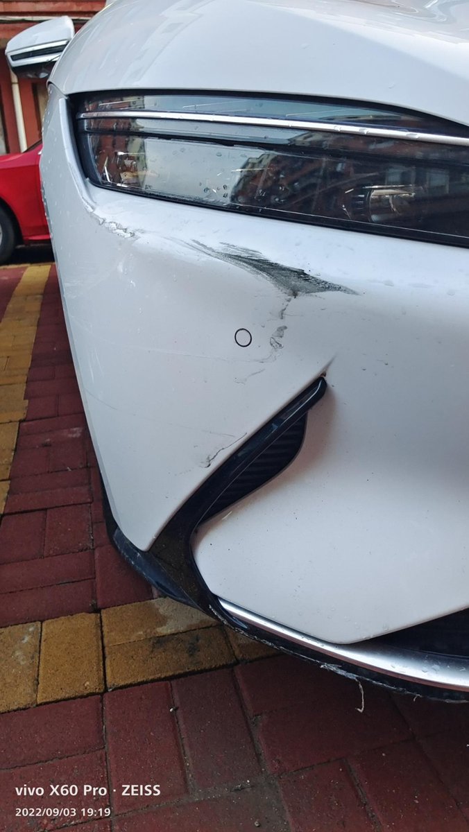 比亚迪汉EV 车被别人刮了，保险不赔原车膜，怎么办？
