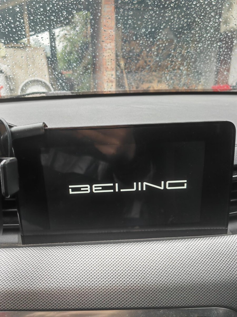 北京北京X3 车机卡在beijing logo这怎么办，停车后再打火就这样了。只能去4S店维修吗？
