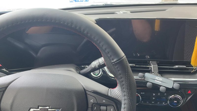 雪佛兰星迈罗 今年6月底提车，车也是6月产的，到现在出现两次仪表屏、中控屏全部不亮，不知道什么原因，第一次反复锁车解锁好