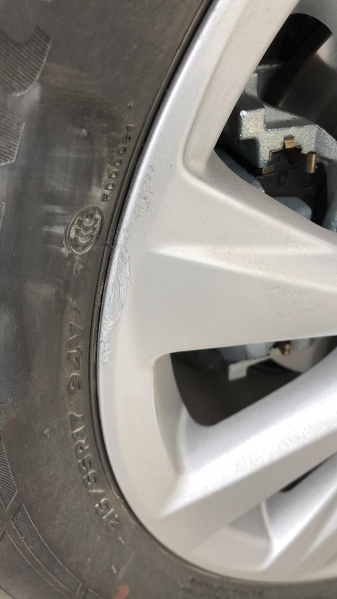 丰田凯美瑞 ，轮毂不小心擦了，这种可以修复吗？会不会影响高速行车安全