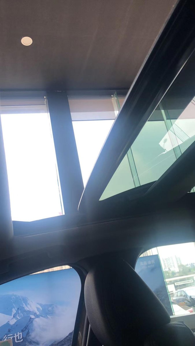 马自达CX-50行也 小弟刚提的50，发现这个天窗只能开到这个位置。是这样吗？？？