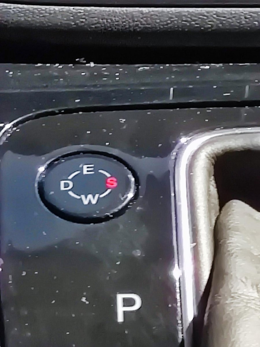 传祺M8宗师，档把左前方这个按钮是干啥的？几个字母都怎么用呀？