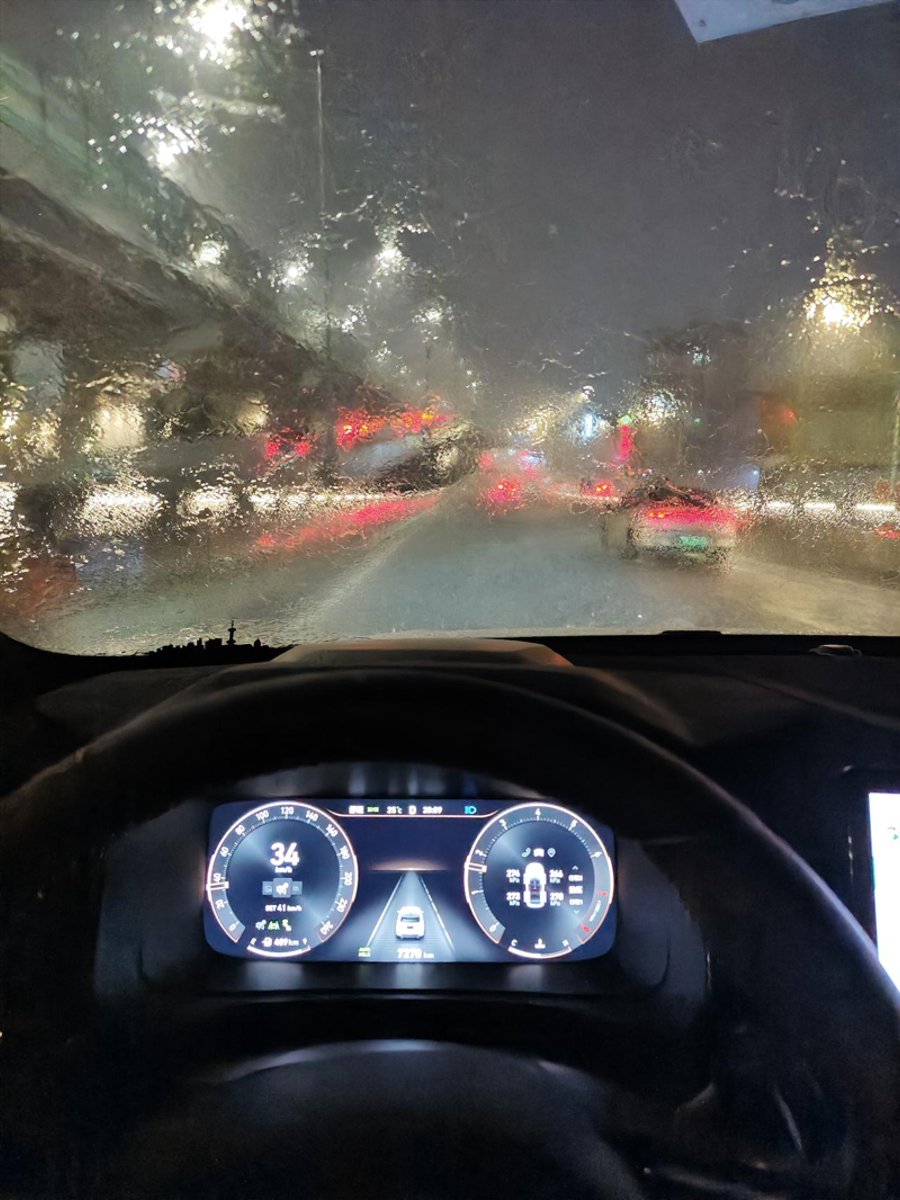 领克06 06在暴雨天气下是不是无法开启领航辅助？晚上在高速上突降暴雨，大到只能模糊看到前面十米左右的车，真是用脸盆往挡