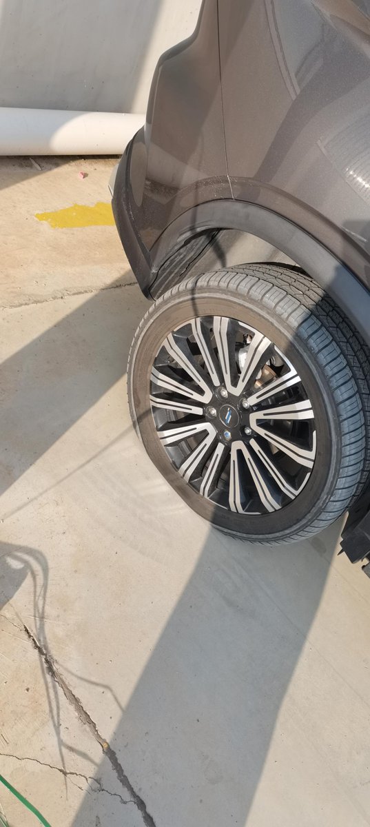 长安欧尚X5 尊敬的车友，我的欧尚X5 1.5T自动豪华型车轮胎没气，跑了10公里胎压不报警正常吗？