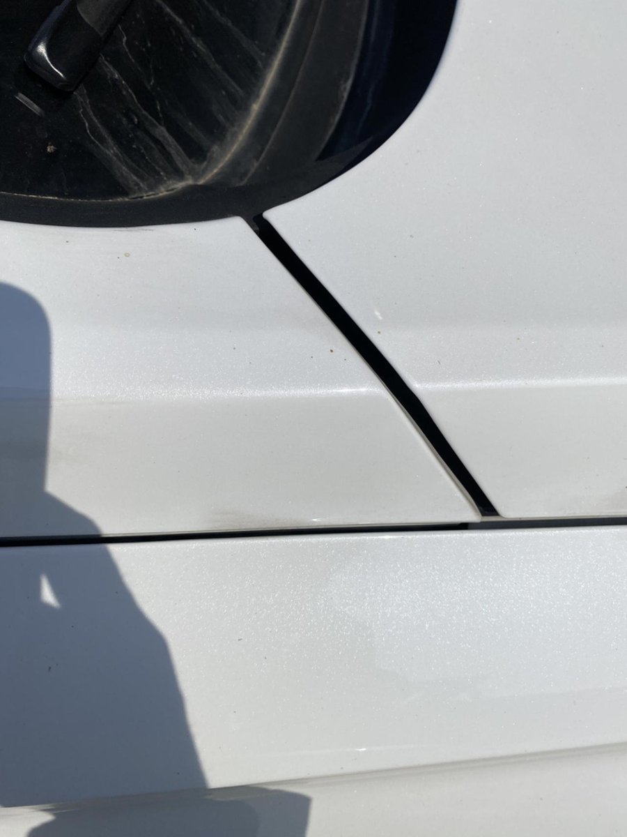 长安欧尚X5 车前盖靠近挡风玻璃那，右边缝隙比左边缝隙要大点，可以给下，怎么处理