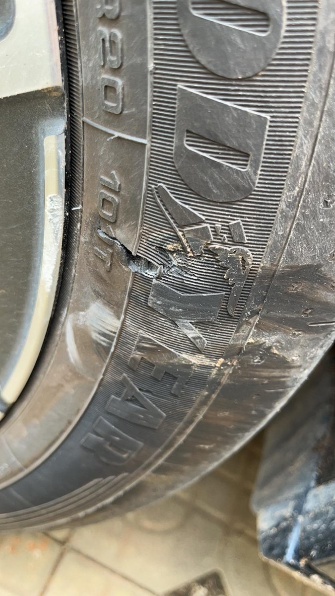 大众ID.4 CROZZ 被刮破了轮胎，需要整个换吗？ 如图，这种程度的破损需要整个轮胎换掉吗？ 报价一个胎1850