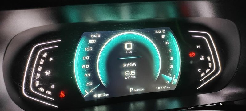长安欧尚X5 1.5尊贵版，开了一万多公里了，目前大毛病没有，老是有异响，车子怠速的时候声音也挺响的。顿挫很严重，现在天