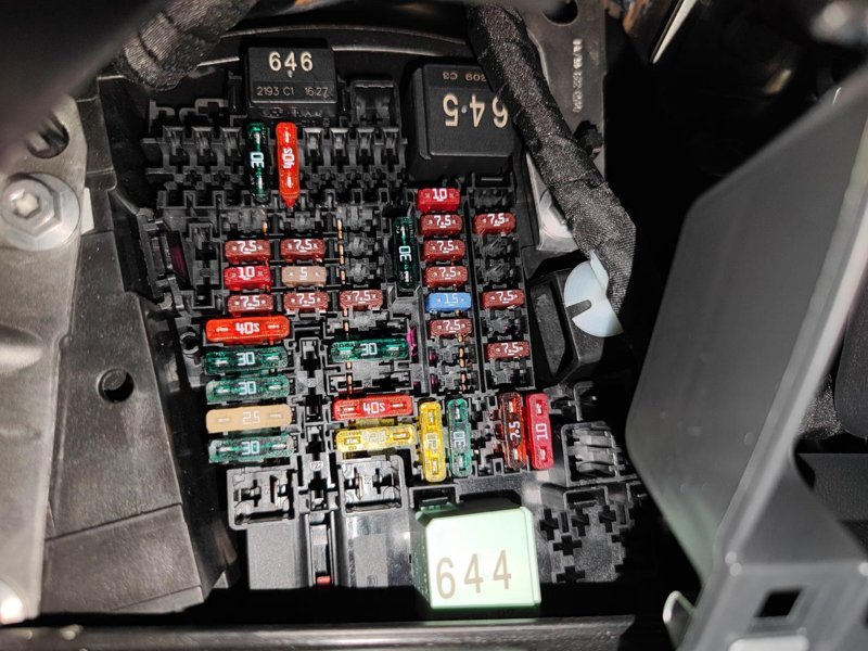 探影行车记录仪保险盒怎么接线？哪个是常电，哪个是ACC