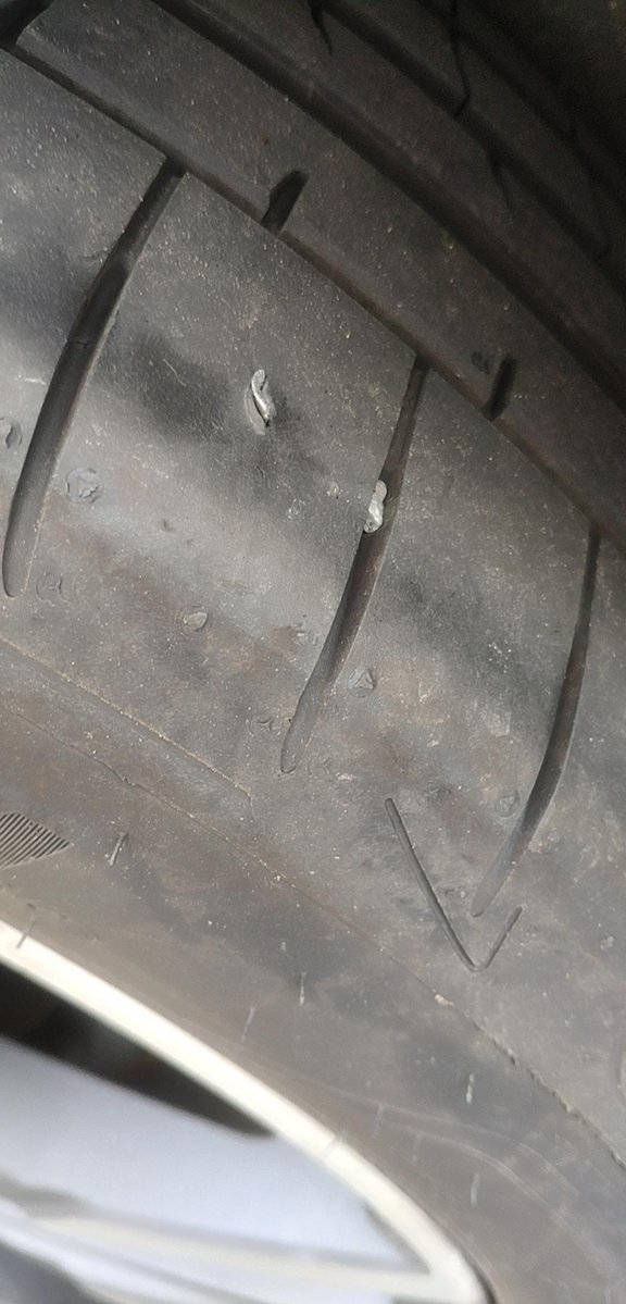 吉利星越L ，轮胎被1厘米的铁片扎了，跑长途高速有危险吗