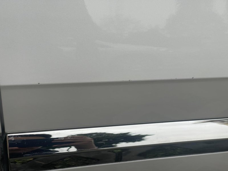 吉利星越L 车门被旁边车磕掉漆了，像这种不管它会生锈吗