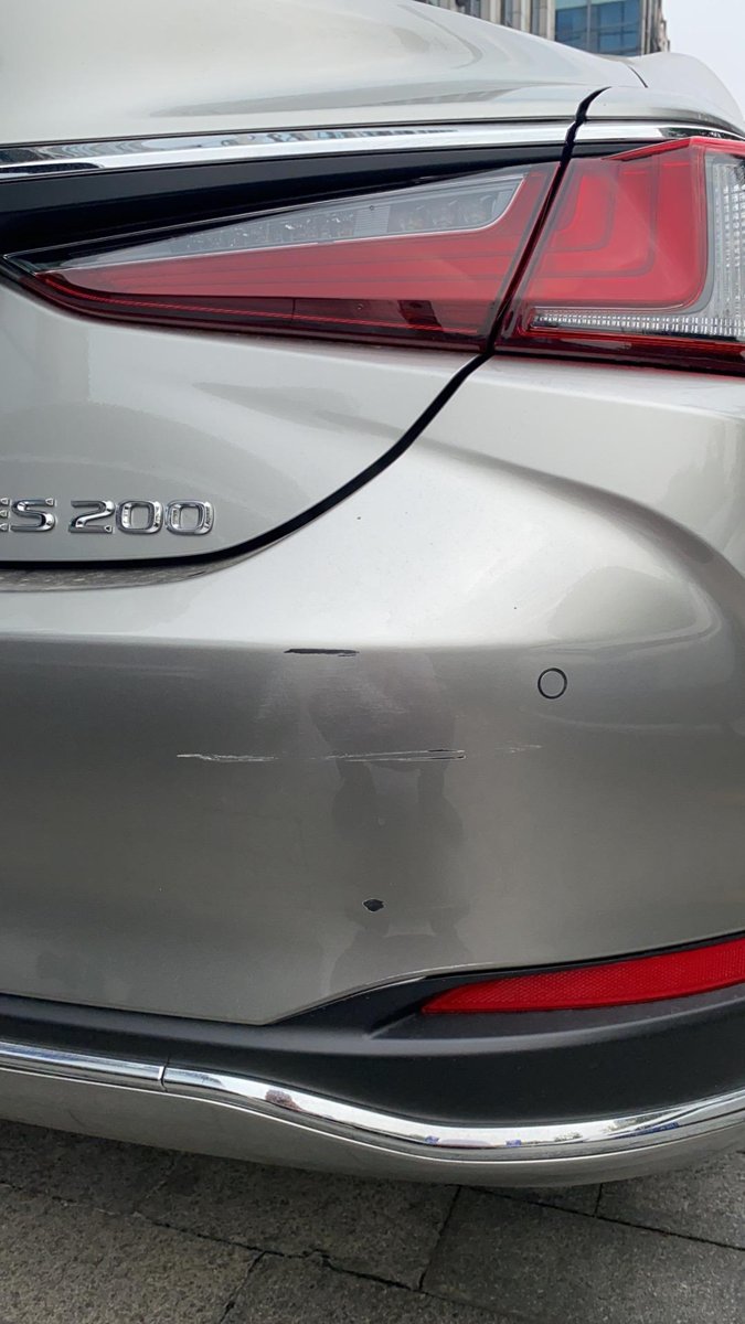 雷克萨斯ES 新车刚提被刮了 这种需要去4s点补漆吗 铁子们