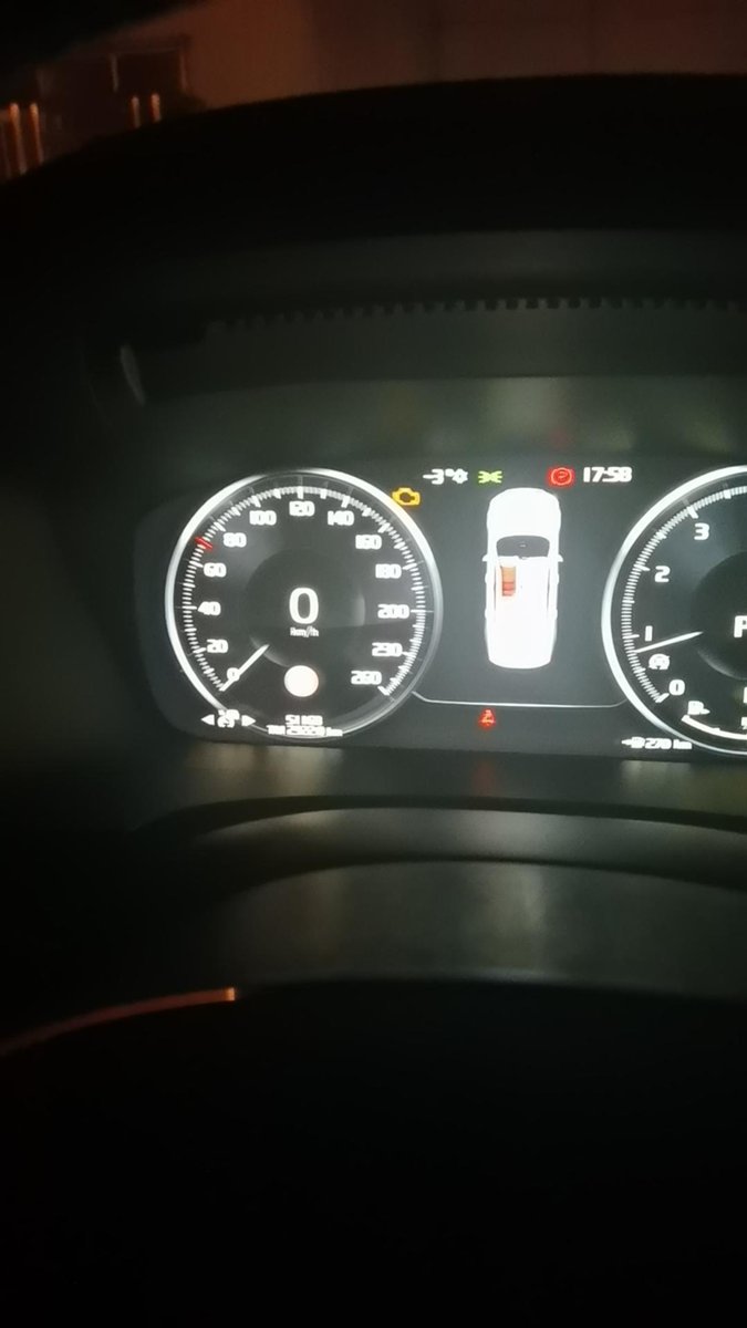 沃尔沃S90 早上零下十度也没热车一脚起步发动机故障灯就亮了，晚上了看也还在，这是啥情况，周末去4s店