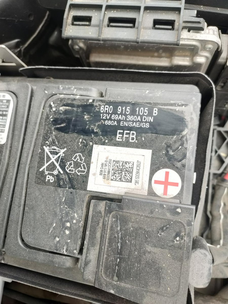 奥迪Q2L 仪表显示蓄电池电量不足，师傅说自动启停的车子蓄电池用三年就不错了。想换蓄电池，哪个品牌的好？多少钱？感谢车友