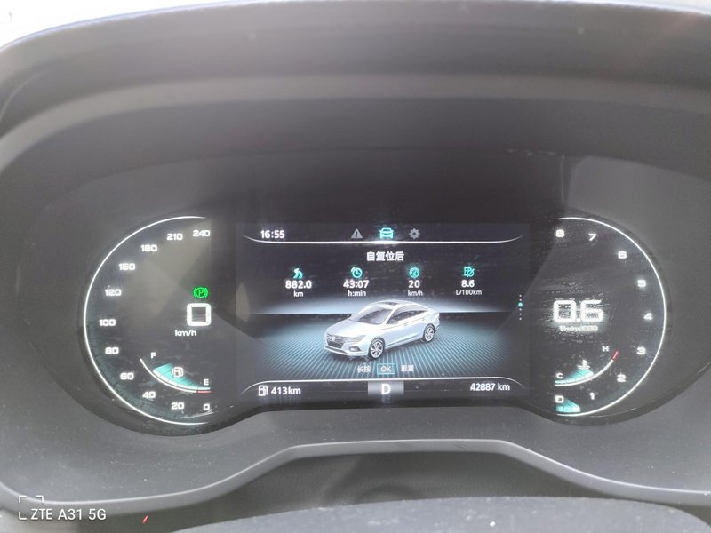 荣威i5 的i5 ，四万公里，低速状态（等红绿灯或者调头时）会自动熄火。仪表盘闪机油压力过低，然后就熄火了。从新启