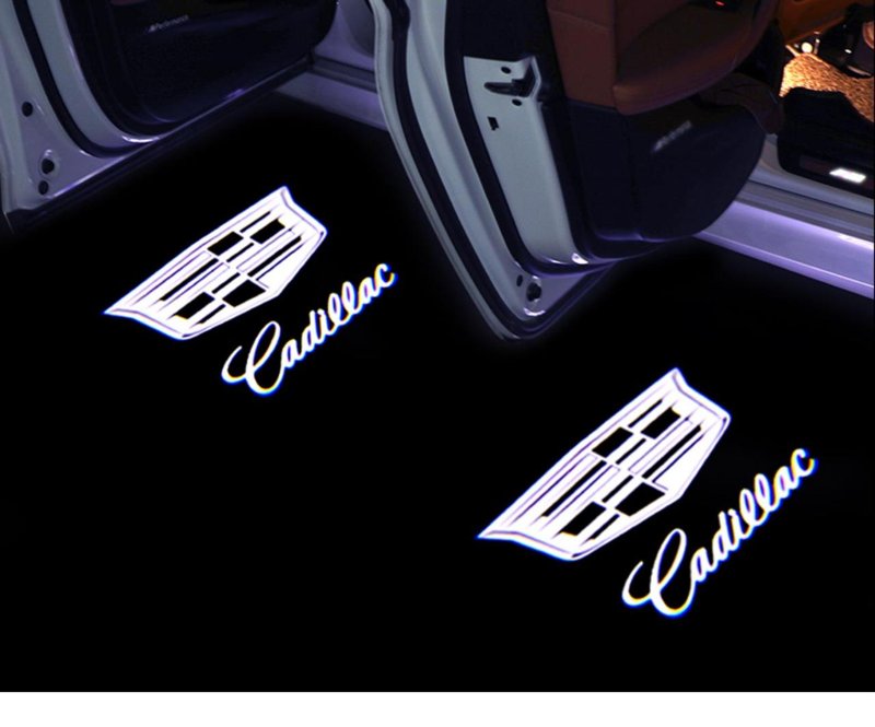 凯迪拉克GT4 这车门有迎宾灯吗？