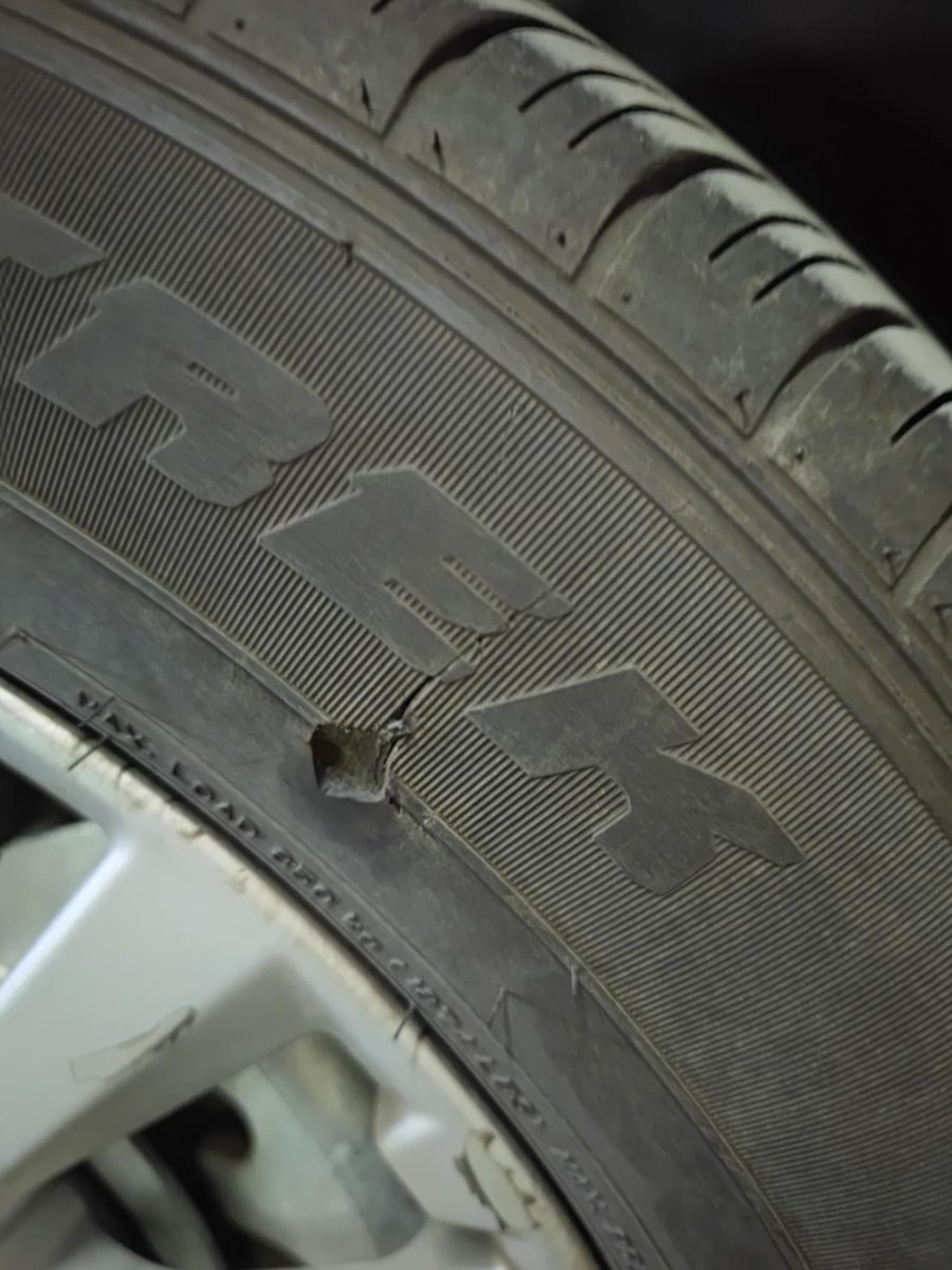 2年一万七的21款奇骏 发现轮胎刮出洞了 需要更换不