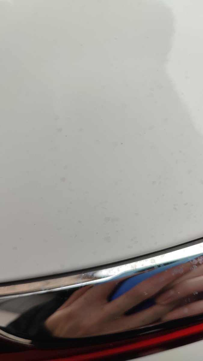 广汽传祺传祺GS4 白漆洗完还有这种污渍，用什么可以洗掉