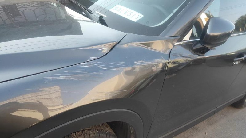 马自达CX-5 车在4s店喷漆修好了给放在路边被剐蹭可以要4s店赔偿吗